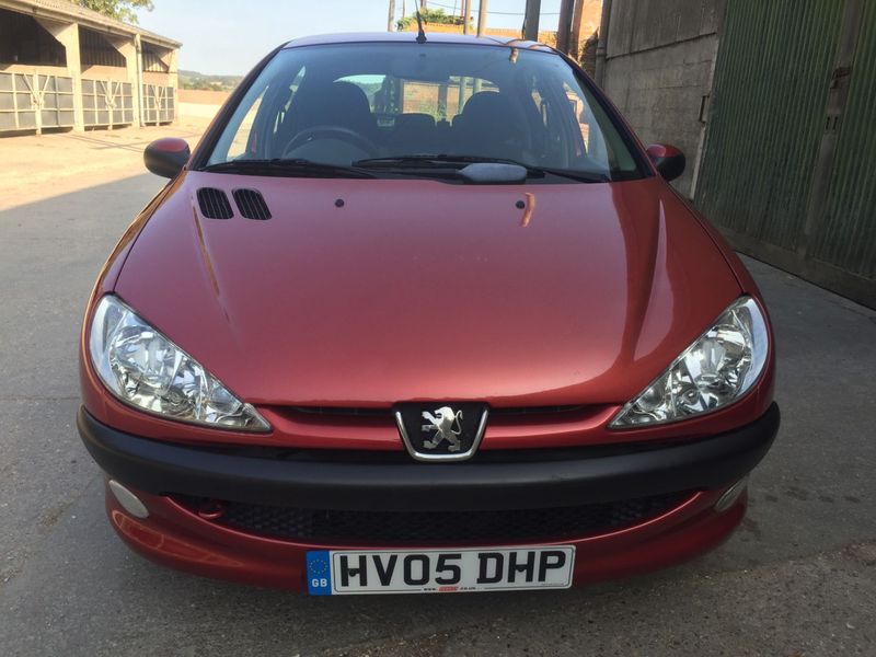 PEUGEOT 206