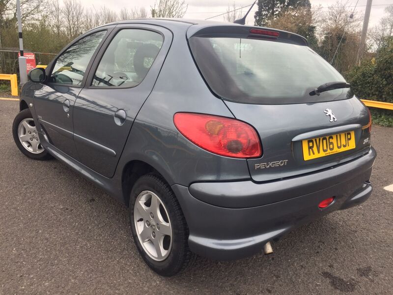 PEUGEOT 206