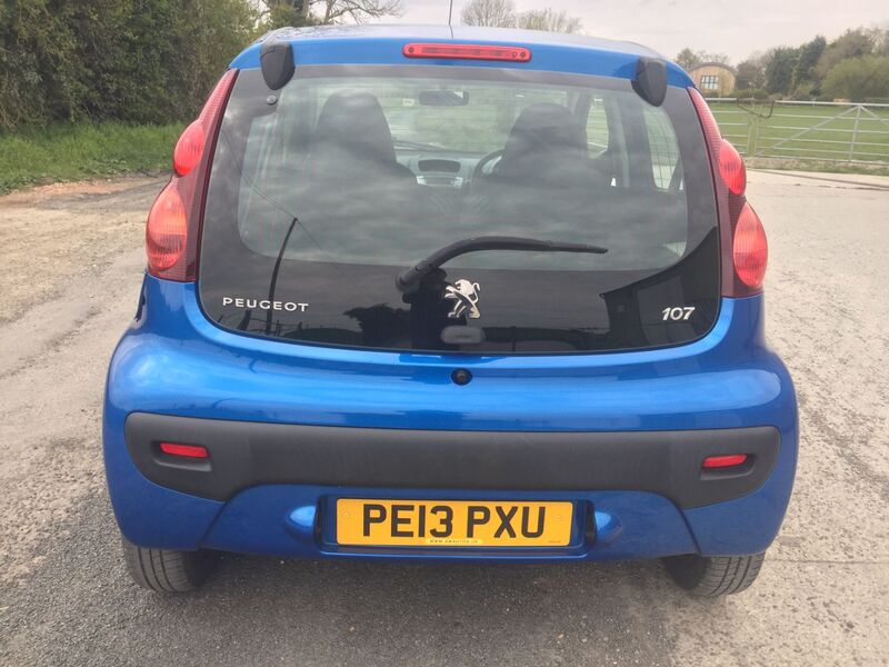 PEUGEOT 107