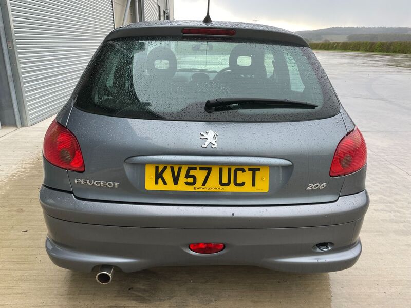 PEUGEOT 206