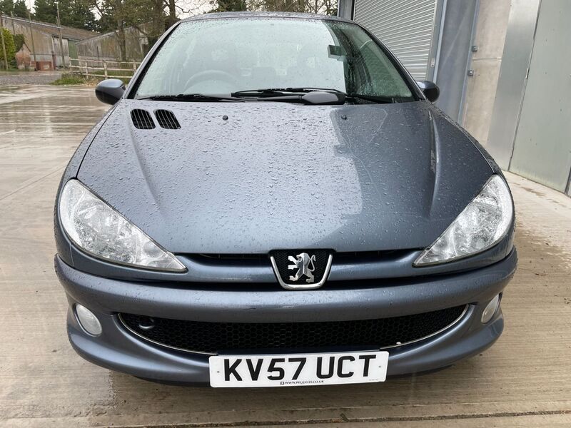 PEUGEOT 206